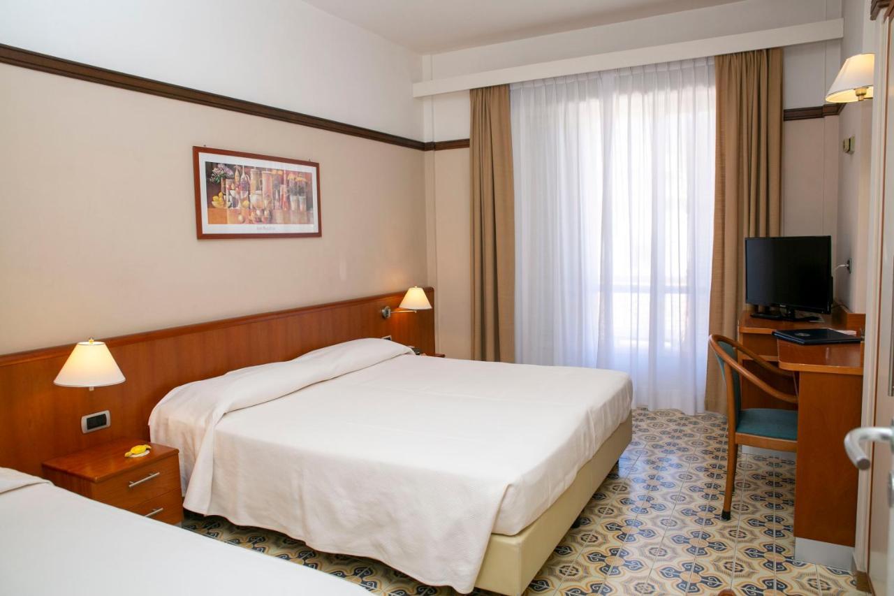 Hotel Pietra Di Luna Майорі Екстер'єр фото