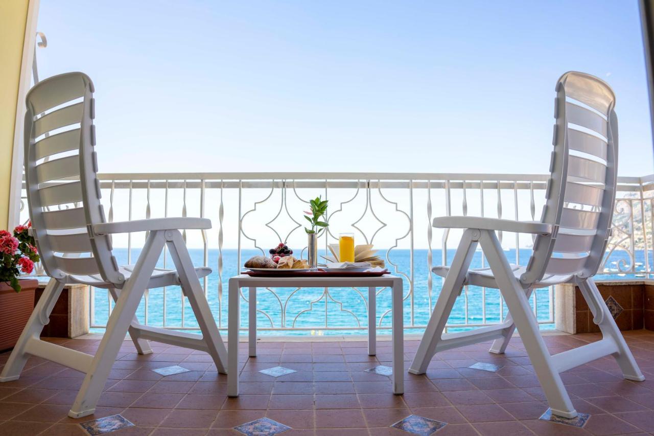Hotel Pietra Di Luna Майорі Екстер'єр фото